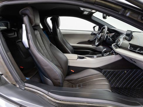 Used 2016 BMW i8 AWD/4WD image 13