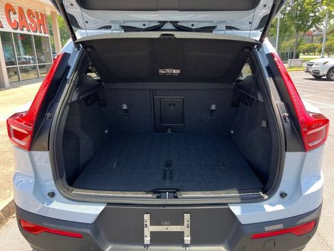 Used 2024 Volvo XC40 B5 Plus AWD/4WD image 15
