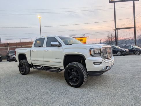 Used 2016 GMC Sierra 1500 Denali w/ Enhanced Driver Alert Package image 3