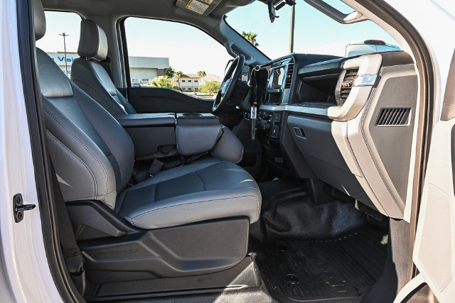 New 2025 Ford F250 XL w/ XL Driver Assist Package RWD image 18