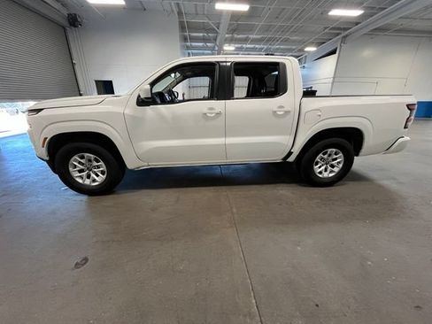 Used 2024 Nissan Frontier SV RWD image 6
