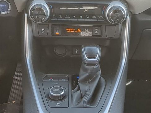 Certified 2022 Toyota RAV4 XLE Premium image 19