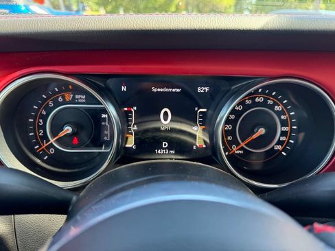 Used 2023 Jeep Gladiator Rubicon w/ LED Lighting Group AWD/4WD image 24