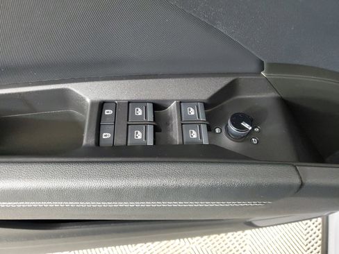 Certified 2024 Audi Q4 e-tron Premium image 31