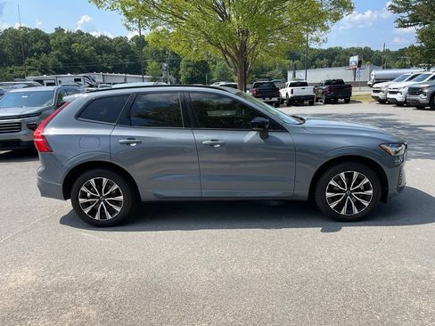 Used 2023 Volvo XC60 B5 Plus AWD/4WD image 9