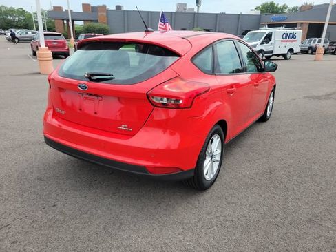 Used 2015 Ford Focus SE w/ Reverse Sensing Package FWD image 5