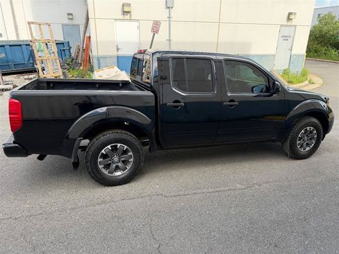 Used 2018 Nissan Frontier PRO-4X AWD/4WD image 24
