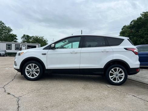 Used 2017 Ford Escape SE FWD image 6