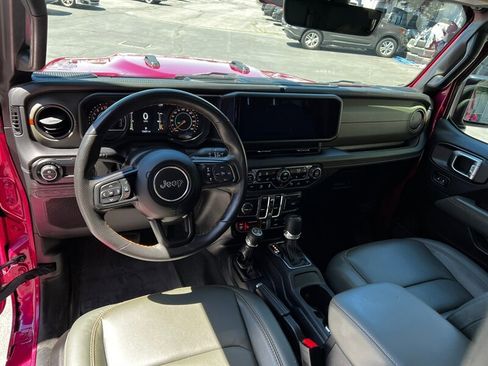 Used 2024 Jeep Gladiator Mojave AWD/4WD image 26