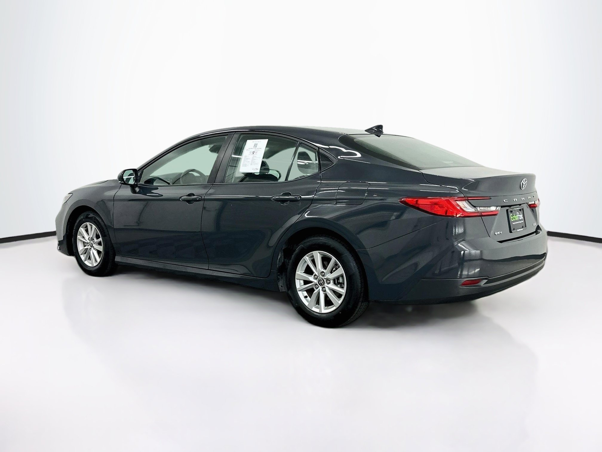 Used 2025 Toyota Camry LE FWD image 5