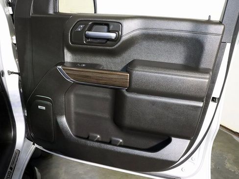 Used 2021 Chevrolet Silverado 1500 LT Trail Boss w/ Convenience Package II image 31