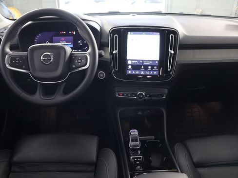 Used 2024 Volvo XC40 B5 Plus AWD/4WD image 2