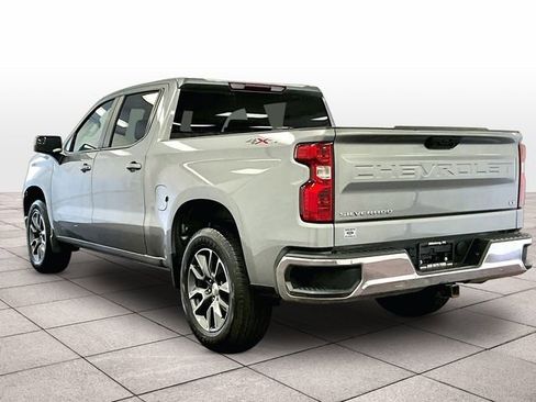 Used 2024 Chevrolet Silverado 1500 LT AWD/4WD image 10