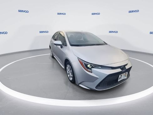 Used 2022 Toyota Corolla LE image 3