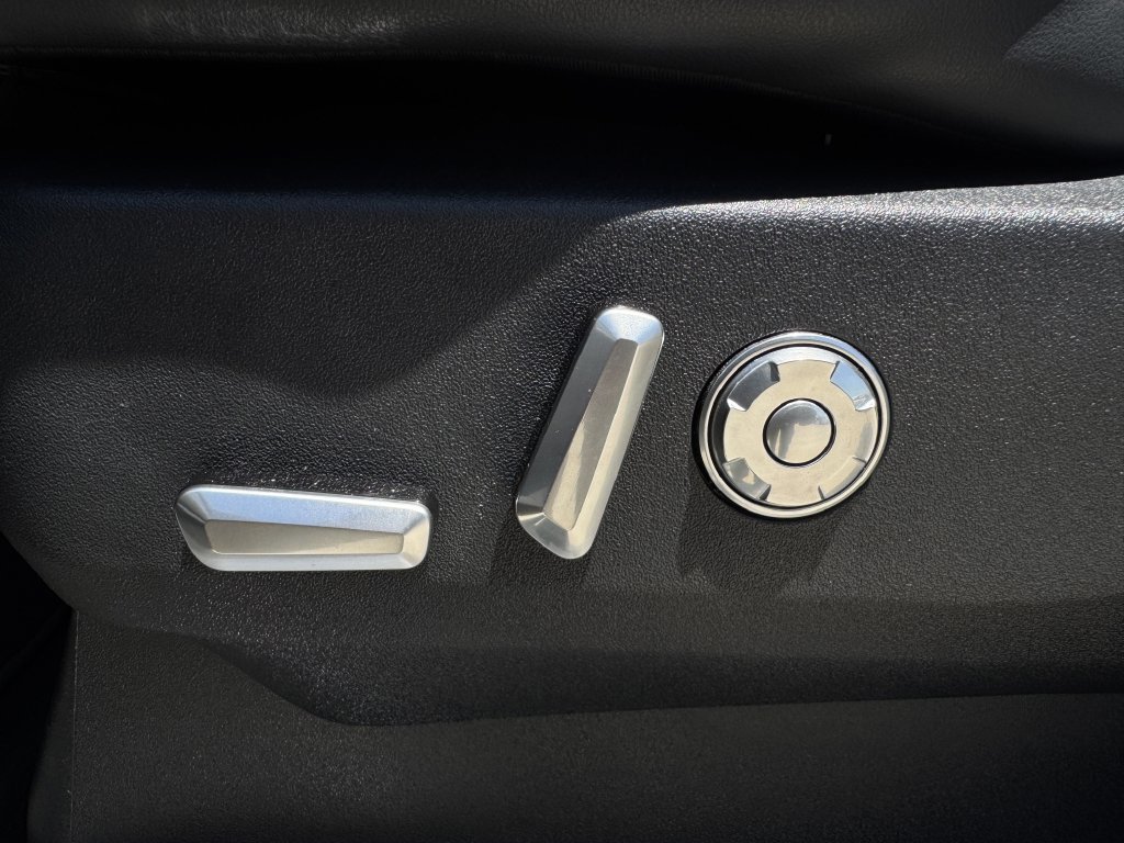 Used 2025 Lincoln Navigator Reserve AWD/4WD image 24