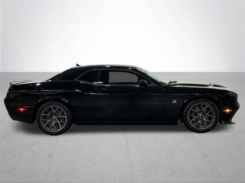 Used 2018 Dodge Challenger R/T Scat Pack w/ Driver Convenience Group RWD image 9