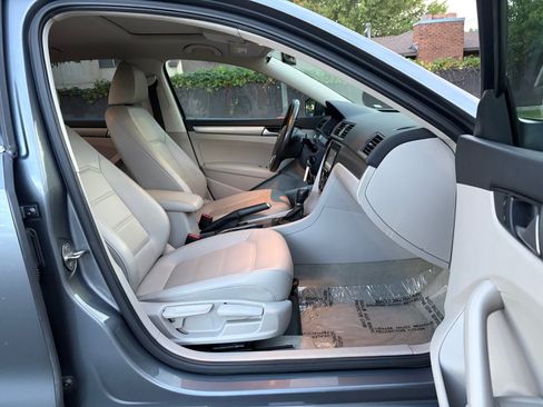 Used 2015 Volkswagen Passat TDI SE FWD image 28