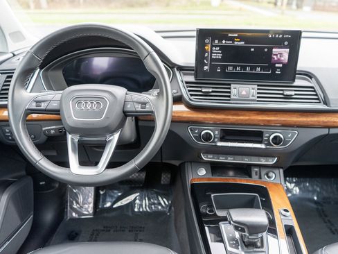 Used 2023 Audi Q5 2.0T Premium Plus w/ Premium Plus Package AWD/4WD image 13