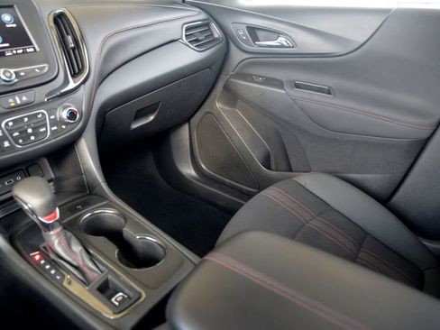 Used 2022 Chevrolet Equinox RS image 27