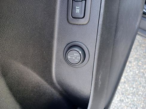 Used 2023 Chevrolet Equinox Premier AWD/4WD image 17