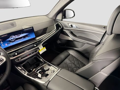 New 2026 BMW X5 xDrive40i w/ M Sport Package image 24