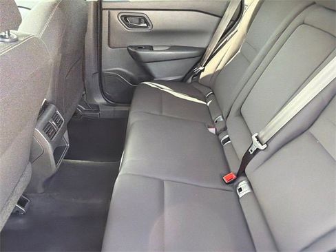 Used 2024 Nissan Rogue S image 17