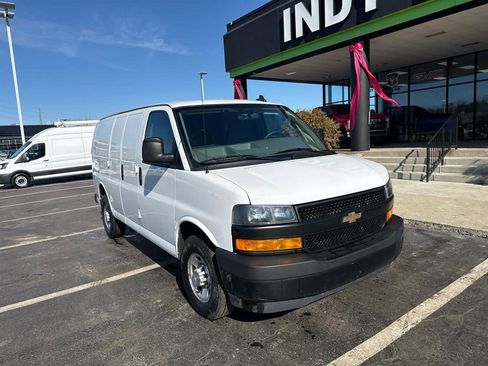 Used 2021 Chevrolet Express 2500 w/ Driver Convenience Package image 2