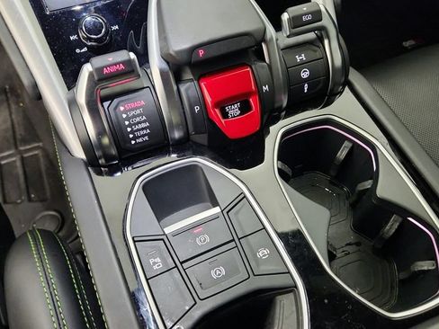 Used 2020 Lamborghini Urus AWD/4WD image 35