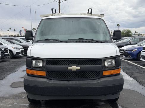 Used 2017 Chevrolet Express 2500 image 19