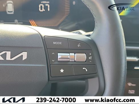 Used 2026 Kia Sportage EX FWD image 25