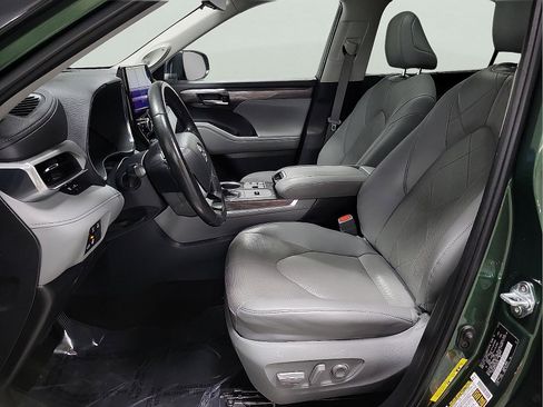 Used 2023 Toyota Highlander Platinum FWD image 11