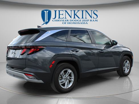 Used 2025 Hyundai Tucson SE FWD image 4