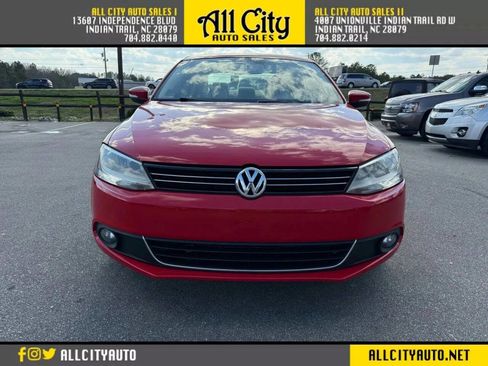 Used 2012 Volkswagen Jetta TDI FWD image 2