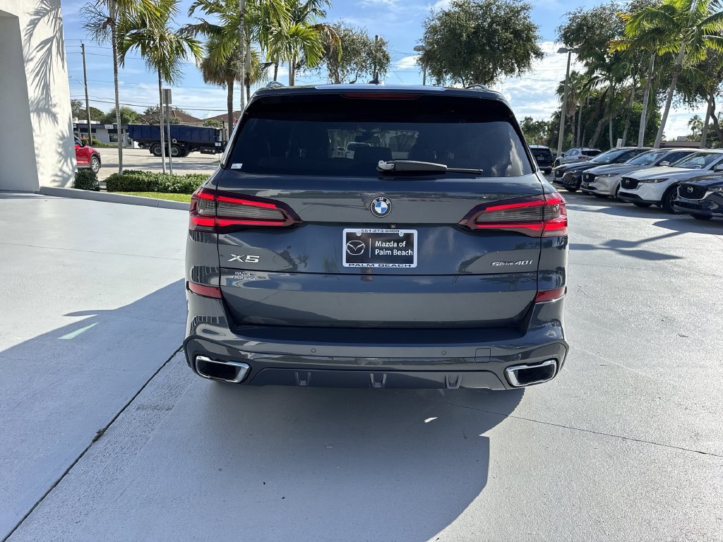 Used 2022 BMW X5 sDrive40i w/ M Sport Package RWD image 2