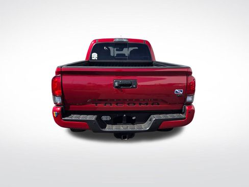 Used 2018 Toyota Tacoma TRD Sport w/ Technology Package RWD image 6
