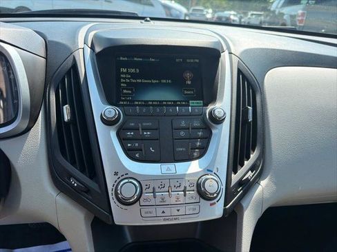 Used 2017 Chevrolet Equinox LS FWD image 14