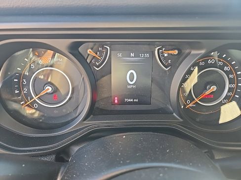 Used 2025 Jeep Wrangler Willys image 8