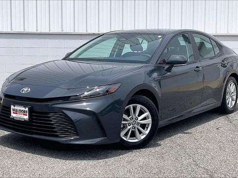 Used 2025 Toyota Camry LE FWD image 2