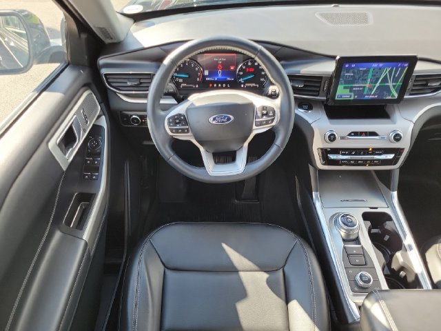Certified 2023 Ford Explorer XLT w/ Equipment Group 202A AWD/4WD image 31