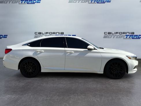 Used 2018 Honda Accord LX image 4