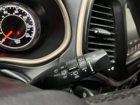 Used 2014 Jeep Cherokee Latitude w/ Cold Weather Group image 36