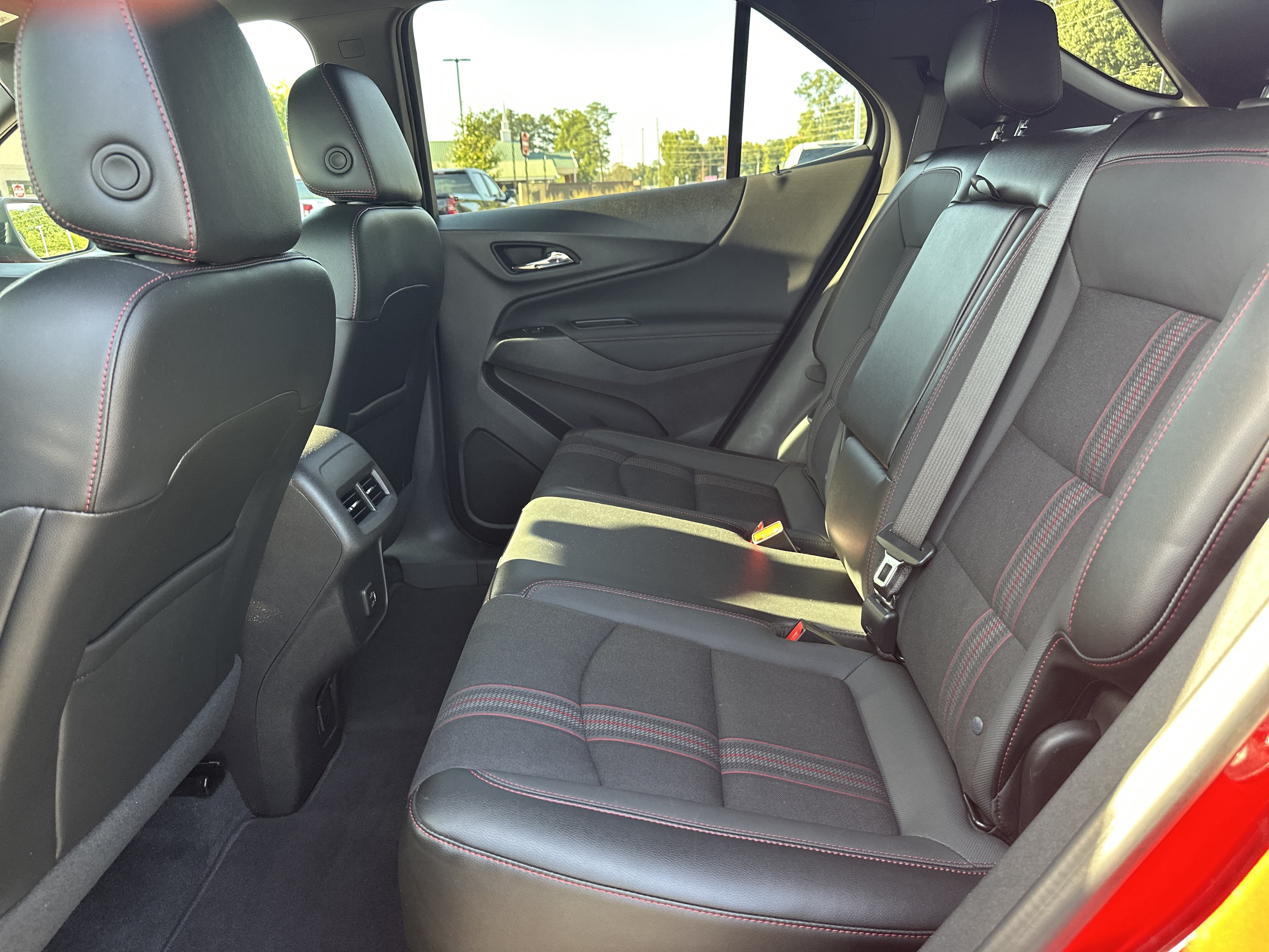 Used 2024 Chevrolet Equinox RS FWD image 21