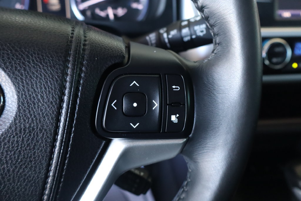 Used 2015 Toyota Highlander XLE AWD/4WD image 20