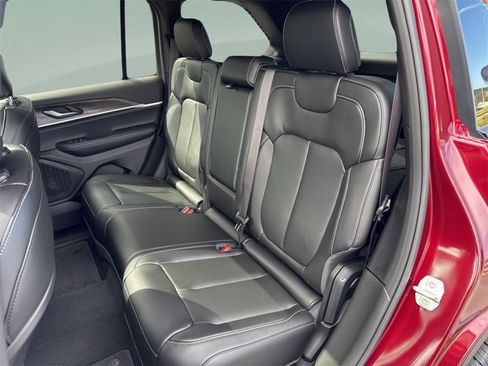 Used 2025 Jeep Grand Cherokee Limited w/ Trailer Tow Package image 11