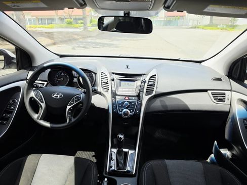 Used 2014 Hyundai Elantra GT FWD image 13