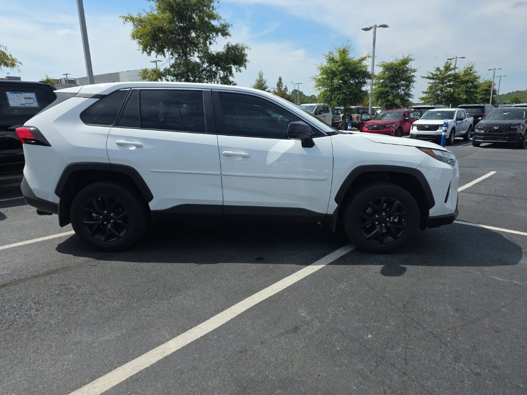 Used 2024 Toyota RAV4 LE FWD image 5