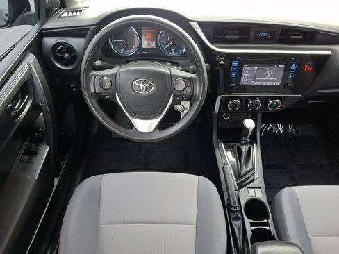 Used 2018 Toyota Corolla L FWD image 11