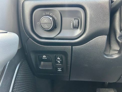 Used 2020 RAM 1500 Big Horn AWD/4WD image 36