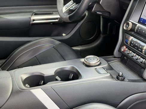 Used 2020 Ford Mustang Shelby GT500 w/ Technology Package image 33