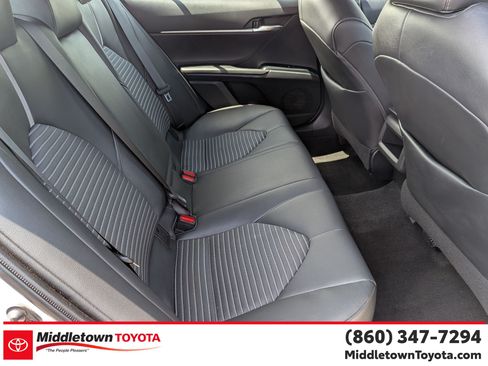 Used 2018 Toyota Camry SE w/ Moonroof Package FWD image 31